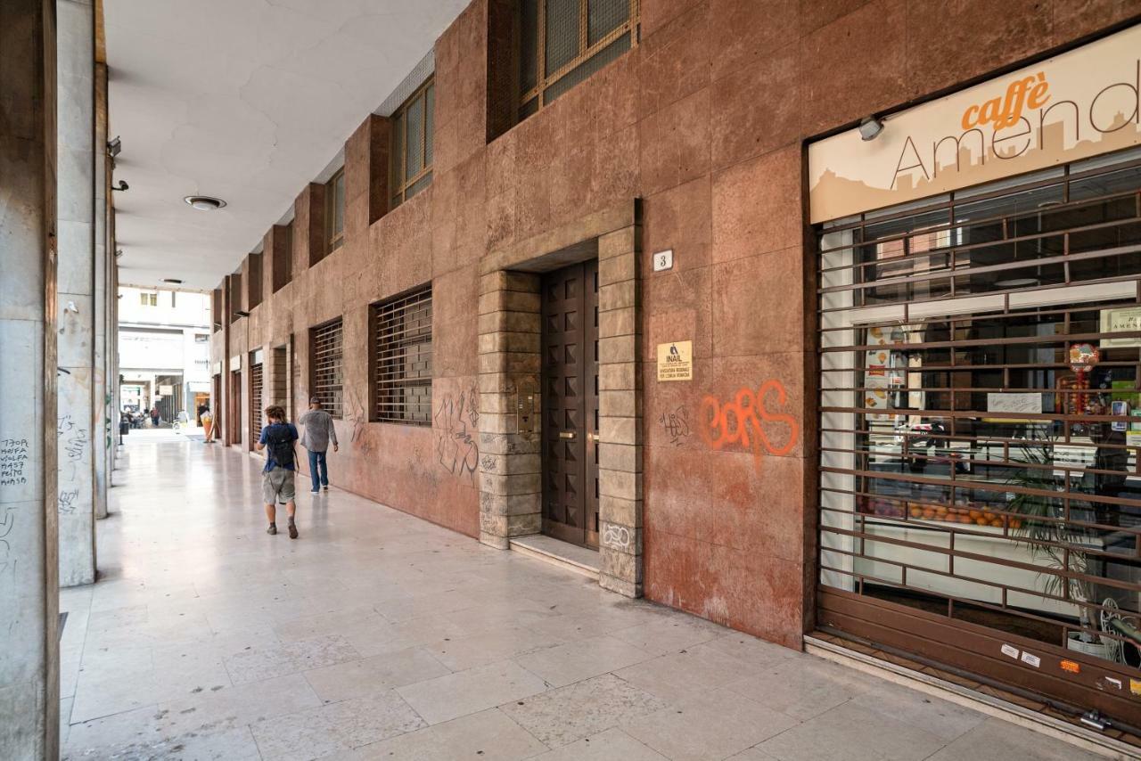 Bologna Railway Station Flat Lägenhet Exteriör bild